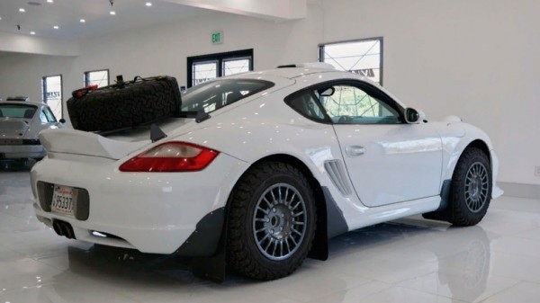 На продажу выставили внедорожный Porsche Cayman S