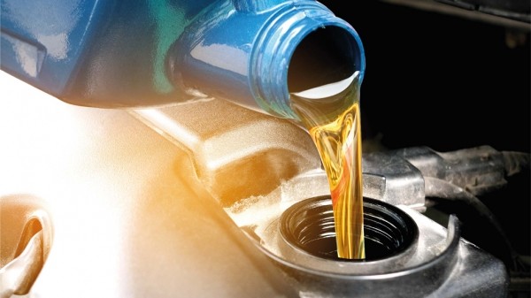 Нужно ли заливать масло в масляный фильтр перед установкой Нужно ли заливать масло в масляный фильтр перед установкой