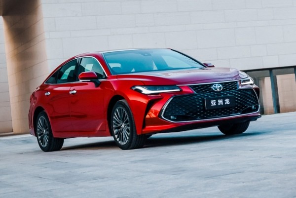 Обновленный седан Toyota Avalon: уже не для Америки
