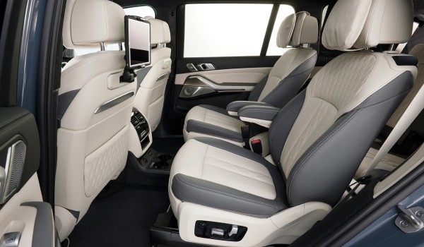 Рестайлинговый BMW X7 показал новое лицо марки