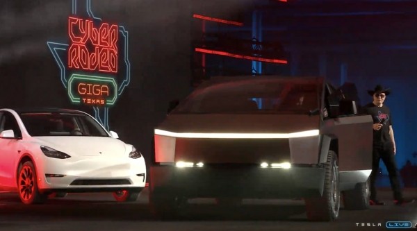 Tesla открыла завод в Техасе и показала серийный Cybertruck Tesla открыла завод в Техасе и показала серийный Cybertruck