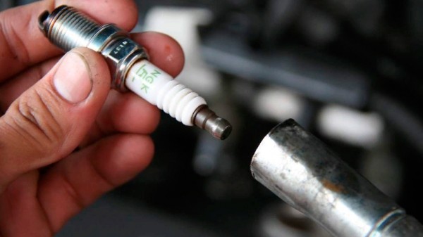 Почему важно следить за состоянием свечей зажигания и вовремя менять их Почему важно следить за состоянием свечей зажигания и вовремя менять их