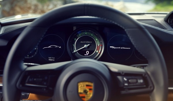 Представлен Porsche 911 Sport Classic: самая мощная версия с «механикой»