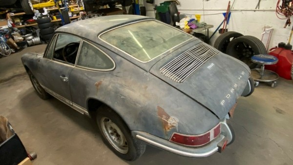 На продажу выставлен Porsche 912, который забыли в гараже на 40 лет На продажу выставлен Porsche 912, который забыли в гараже на 40 лет