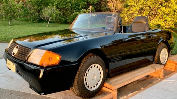 На продажу выставили Mercedes-Benz из 90-х с ДВС и коробкой передач На продажу выставили Mercedes-Benz из 90-х с ДВС и коробкой передач