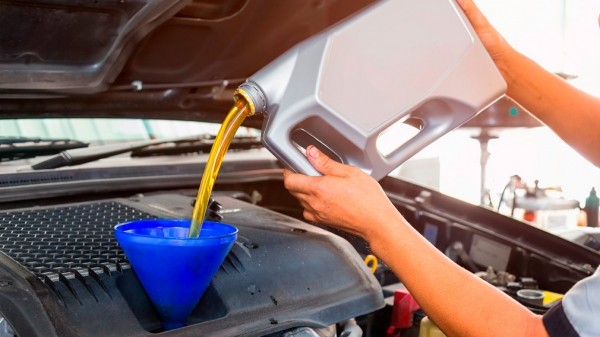 Автоэксперты рассказали, можно ли перейти на российское моторное масло на иномарках Автоэксперты рассказали, можно ли перейти на российское моторное масло на иномарках