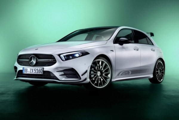 Модели Mercedes-AMG A 35 и CLA 35 подключились к юбилею AMG Модели Mercedes-AMG A 35 и CLA 35 подключились к юбилею AMG