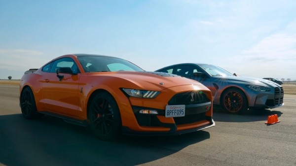 BMW M4 сразился с Shelby GT500 в гонке по прямой