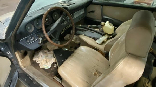 На продажу выставлен Porsche 912, который забыли в гараже на 40 лет На продажу выставлен Porsche 912, который забыли в гараже на 40 лет