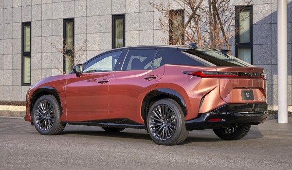 Кроссовер Lexus RZ 450e открыл гамму электромобилей