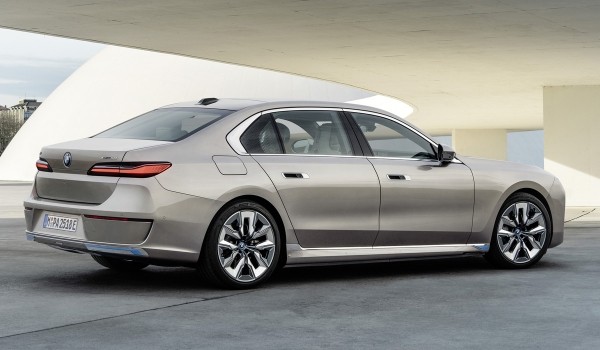 Представлен новый седан BMW седьмой серии (включая BMW i7)