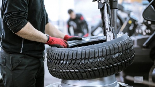 Автоэксперт Алексей Ревин перечислил водителям в РФ 8 ошибок при смене зимней резины на летнюю Автоэксперт Алексей Ревин перечислил водителям в РФ 8 ошибок при смене зимней резины на летнюю