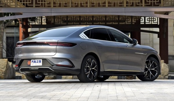 BYD отказался от бензиновых машин и обновил седан Han EV