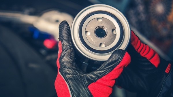 Нужно ли заливать масло в масляный фильтр перед установкой Нужно ли заливать масло в масляный фильтр перед установкой