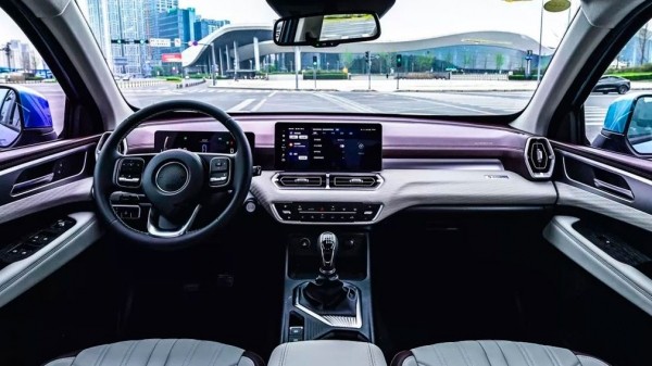 Great Wall представил новый пикап Jingangpao за 1,3 млн рублей для Китая Great Wall представил новый пикап Jingangpao за 1,3 млн рублей для Китая