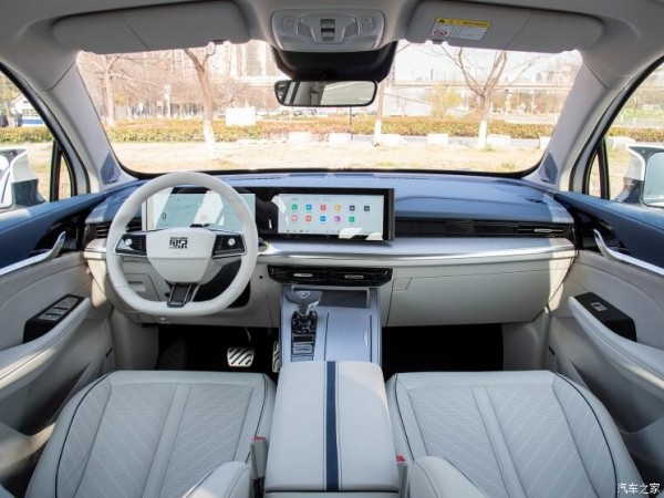 Из-за вспышки COVID старт продаж кроссовера SAIC Roewe Whale решили отложить 