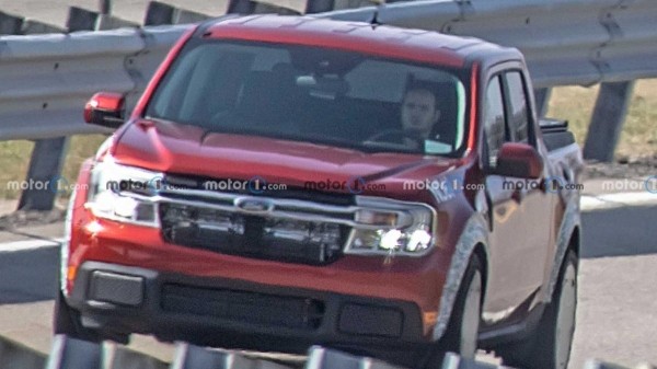 Компания Ford тестирует прототип "заряженного" пикапа Maverick ST Компания Ford тестирует прототип "заряженного" пикапа Maverick ST