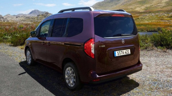 Mercedes T-Class представлен как более дорогой конкурент Renault Kangoo Mercedes T-Class представлен как более дорогой конкурент Renault Kangoo