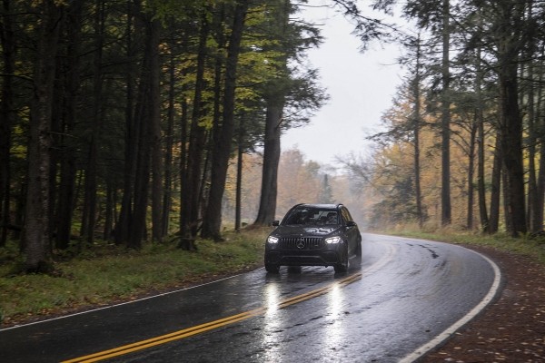Негерметичные фары в 129 автомобилях Mercedes GLC привели к отзыву Негерметичные фары в 129 автомобилях Mercedes GLC привели к отзыву