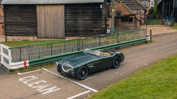 Представлен сверхдорогой рестомод Austin Healey мощностью 185 л.с. Представлен сверхдорогой рестомод Austin Healey мощностью 185 л.с.