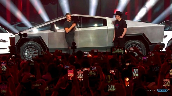 Tesla на открытии завода в Техасе продемонстрировала пикап Cybertruck и роботакси на Cyber Rodeo