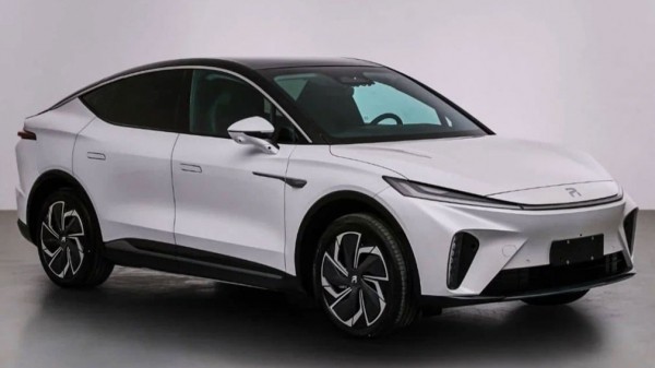 В Китае готовятся к выпуску 544-сильного электрического кроссовера со сменными батареями В Китае готовятся к выпуску 544-сильного электрического кроссовера со сменными батареями