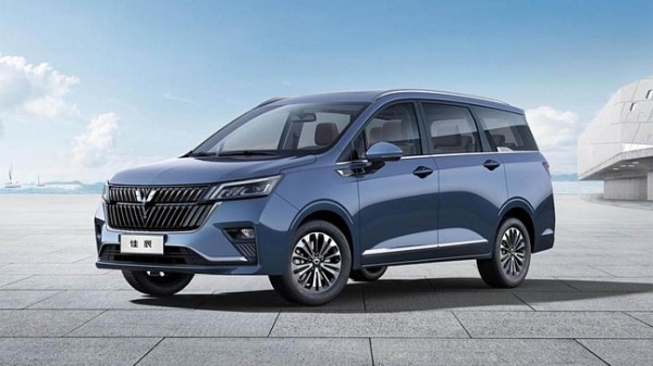 В Сеть попали первые шпионские фото загадочного китайского минивэна WEY MPV