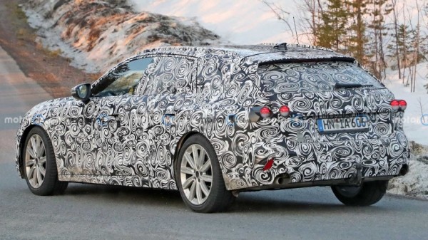 В Сети появились фотографии универсала Audi A4 Avant 2023 модельного года