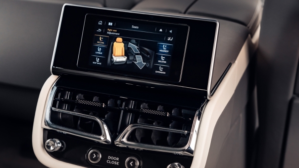 Компания Bentley представила новую версию Bentley Bentayga с удлинённой колёсной базой Компания Bentley представила новую версию Bentley Bentayga с удлинённой колёсной базой