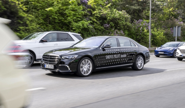 Mercedes выводит на рынок автопилот третьего уровня Mercedes выводит на рынок автопилот третьего уровня