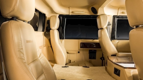 На продажу выставлен тюнингованный Hummer H1 Тупака Шакура за 6,7 млн рублей На продажу выставлен тюнингованный Hummer H1 Тупака Шакура за 6,7 млн рублей