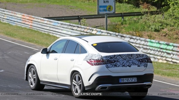 В Сети появились шпионские снимки обновлённого кроссовера Mercedes-Benz GLE Coupe В Сети появились шпионские снимки обновлённого кроссовера Mercedes-Benz GLE Coupe