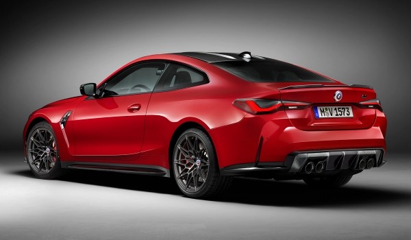 Представлены юбилейные версии BMW M3 и M4