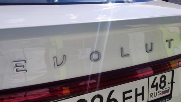 В Москве представили российские электромобили EVOLUTE, которые будут выпускать в Липецке