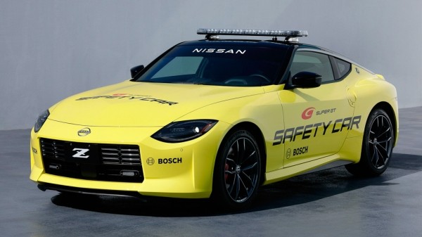 Nissan Z нового поколения стал машиной безопасности для кольцевых гонок Nissan Z нового поколения стал машиной безопасности для кольцевых гонок