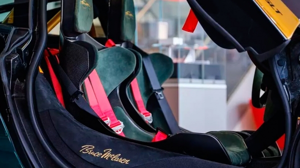 Компания McLaren подготовила особый 720S посвященный гонке Формула-1 в Майами Компания McLaren подготовила особый 720S посвященный гонке Формула-1 в Майами