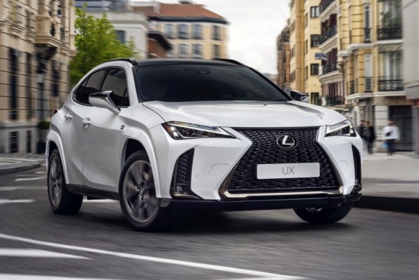 Кроссоверу Lexus UX обновили интерьер и характер Кроссоверу Lexus UX обновили интерьер и характер
