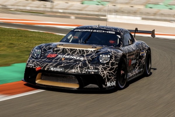 Porsche Mission R начал превращаться в новый Cayman Porsche Mission R начал превращаться в новый Cayman