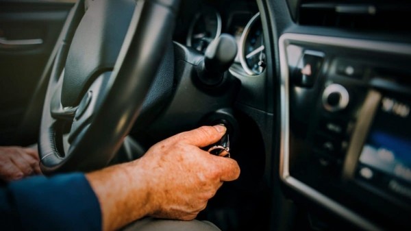 Как безболезненно запустить двигатель автомобиля после долгой стоянки Как безболезненно запустить двигатель автомобиля после долгой стоянки