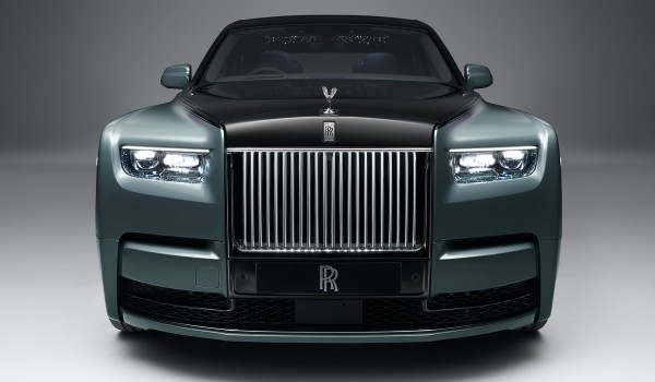 Обновленный Rolls-Royce Phantom: стальные колеса и ткань вместо кожи Обновленный Rolls-Royce Phantom: стальные колеса и ткань вместо кожи
