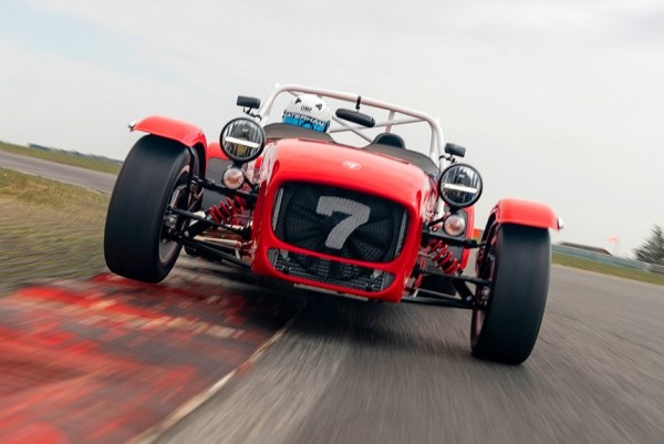 Новый Caterham Seven 420 Cup: для трек-дней и обычных дорог Новый Caterham Seven 420 Cup: для трек-дней и обычных дорог