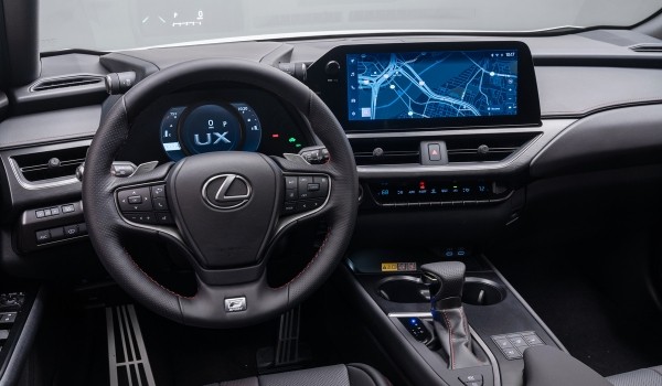 Кроссоверу Lexus UX обновили интерьер и характер Кроссоверу Lexus UX обновили интерьер и характер