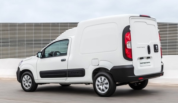 «Каблучок» Peugeot Partner Rapid стал четвертой разновидностью Партнера «Каблучок» Peugeot Partner Rapid стал четвертой разновидностью Партнера