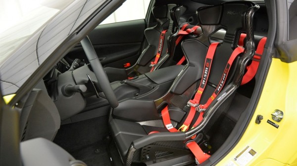 Nissan Z нового поколения стал машиной безопасности для кольцевых гонок Nissan Z нового поколения стал машиной безопасности для кольцевых гонок