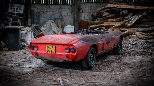 Почти разрушенный 54-летний спайдер Fiat продали за 1,4 миллиона рублей