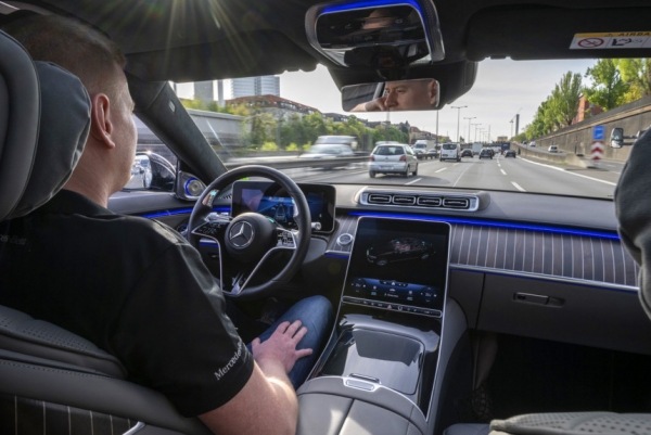 Mercedes выводит на рынок автопилот третьего уровня Mercedes выводит на рынок автопилот третьего уровня