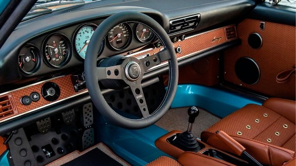 Американская компания Singer посвятила новый рестомод 911 гоночному Porsche 917K Американская компания Singer посвятила новый рестомод 911 гоночному Porsche 917K