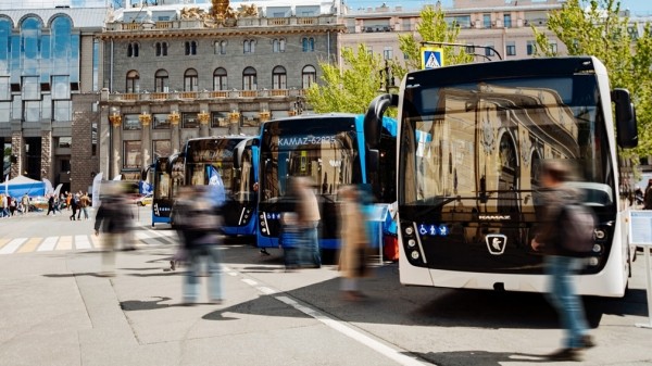 Летом весь наземный общественный транспорт Санкт-Петербурга переведут на газомоторное топливо