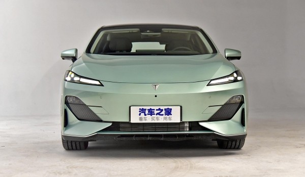 Компания Changan представила серийный лифтбек Shenlan SL03