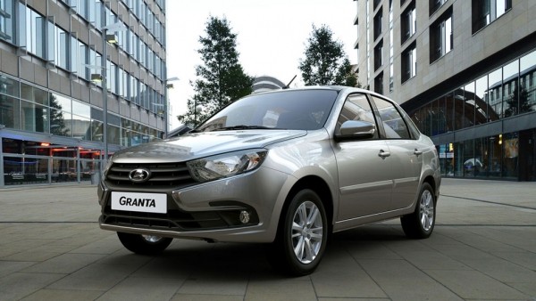 Упрощенная LADA Granta получит две комплектации в 2022 году Упрощенная LADA Granta получит две комплектации в 2022 году